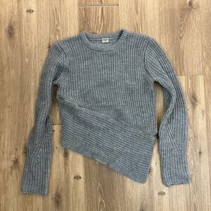 Asymmetric Knit Uniq Crewneck Sweater in Heather Gray